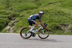 Marco Haller ve sjezdu z Tourmaletu během 14. etapy Tour de France 2024
